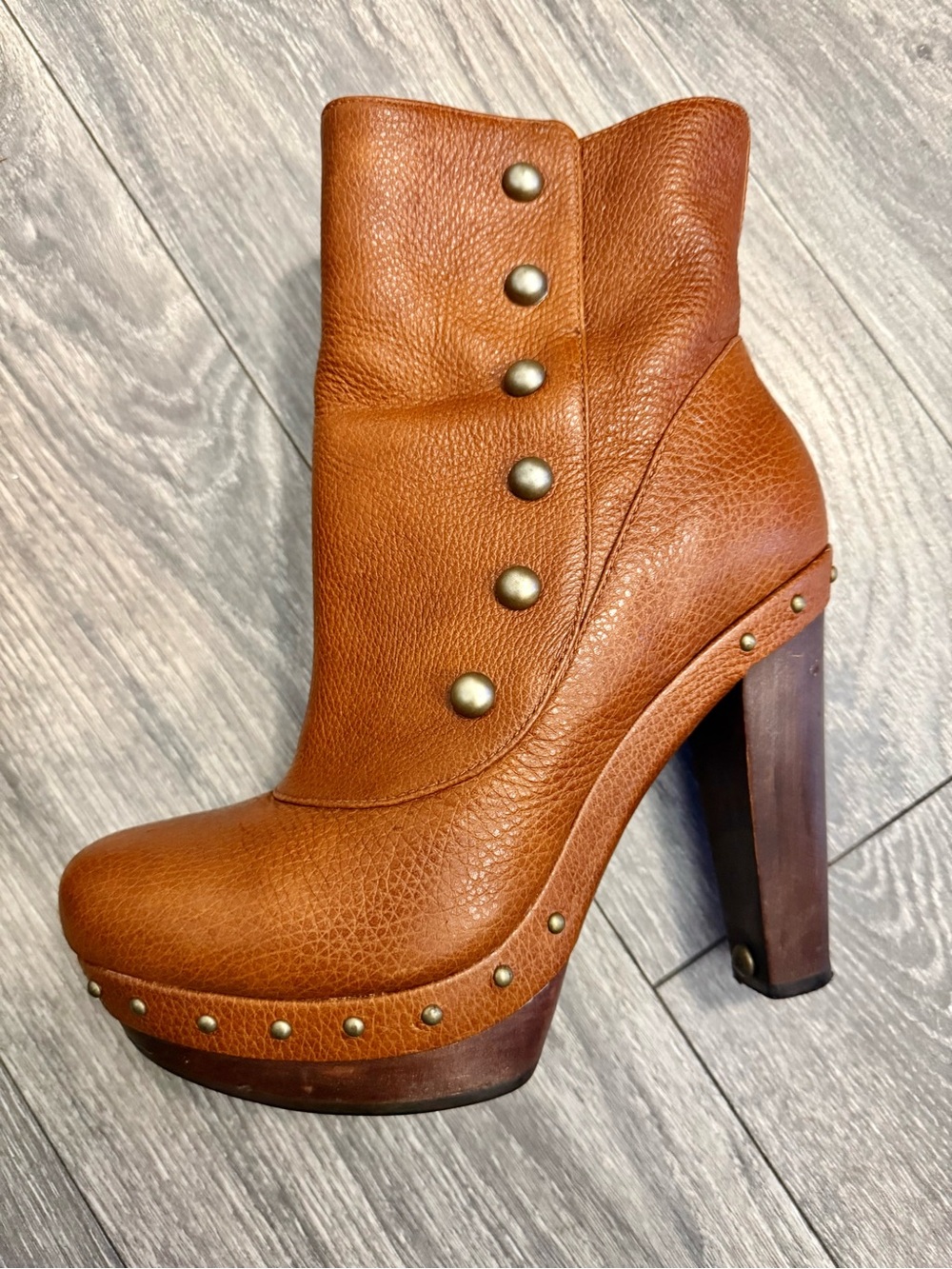 UGG Cognac Leather Studded Platform Ankle Boots runway item used 2 x’s. Mint - Picture 4 of 8